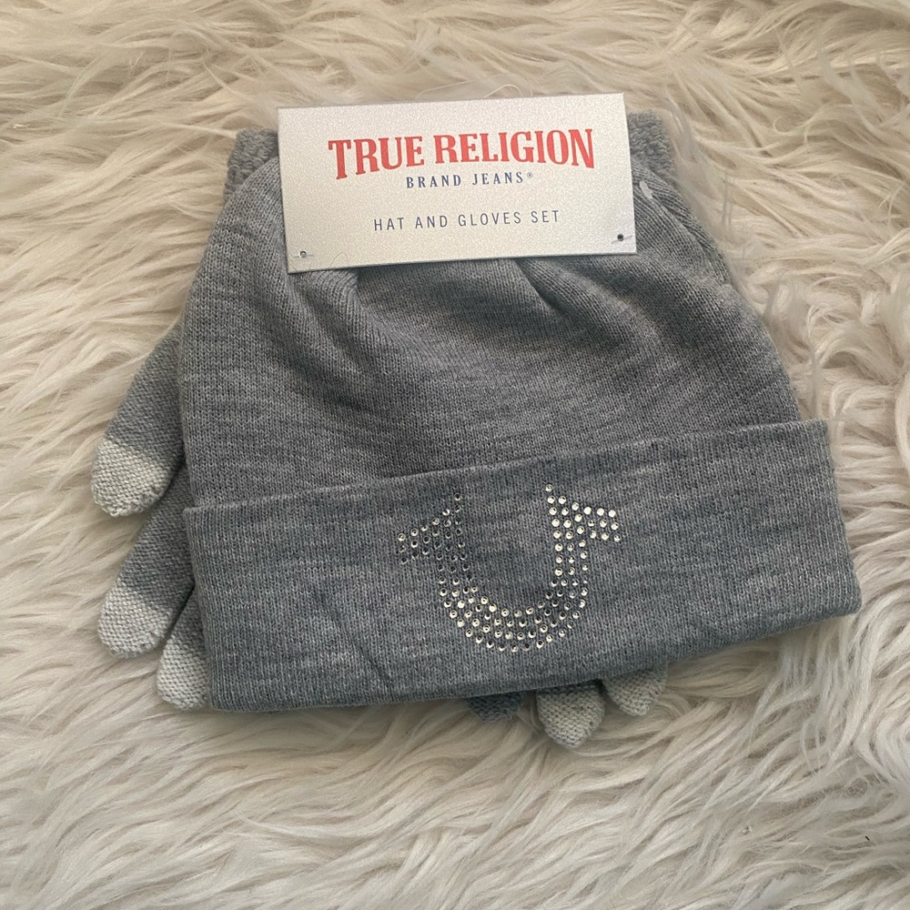 True religion hat and gloves set